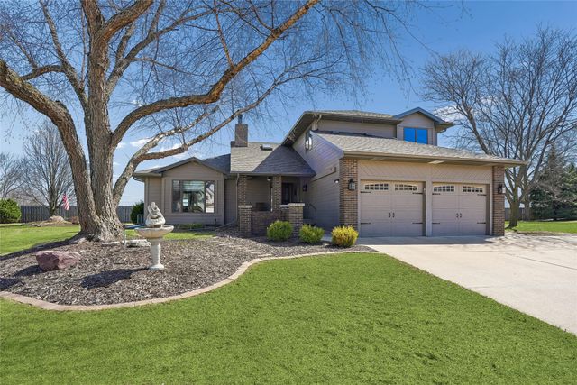 102 Orchard Circle, Indianola, IA 50125