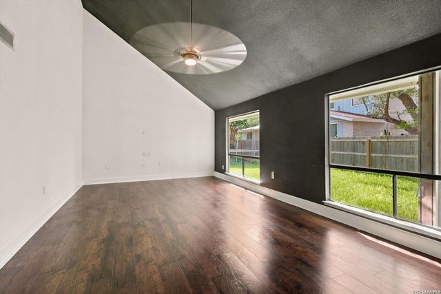 8414 ZODIAC DR, Universal City, TX 78148