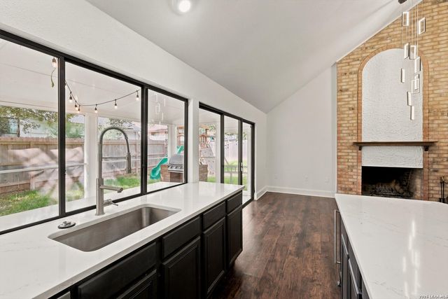 8414 ZODIAC DR, Universal City, TX 78148