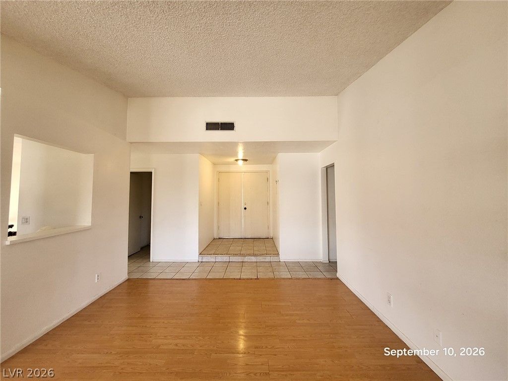 6801 High Bluff Way, Las Vegas, NV 89108 — photo 3