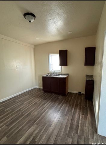 142 EDDIE WESSLEY ST, San Antonio, TX 78207