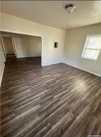 142 EDDIE WESSLEY ST, San Antonio, TX 78207