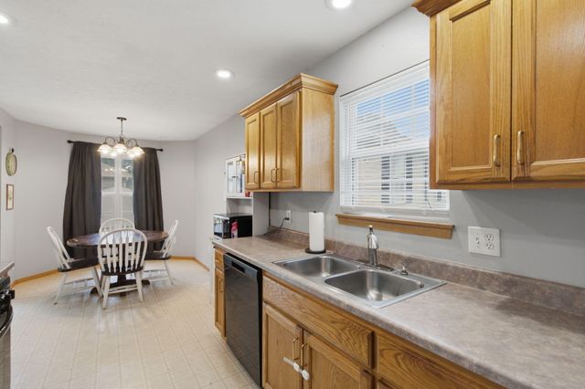 1135 S Almond Court, Nixa, MO 65714