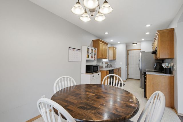 1135 S Almond Court, Nixa, MO 65714