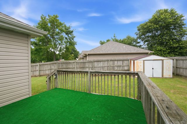 1135 S Almond Court, Nixa, MO 65714