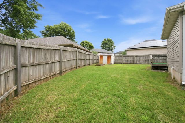 1135 S Almond Court, Nixa, MO 65714