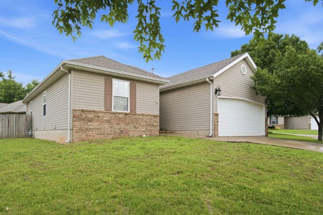 1135 S Almond Court, Nixa, MO 65714