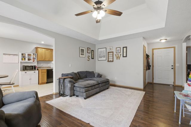 1135 S Almond Court, Nixa, MO 65714