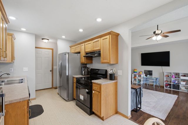 1135 S Almond Court, Nixa, MO 65714