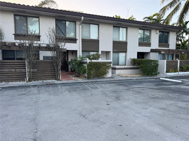 16498 NE 26th Ave 12, North Miami Beach, FL 33160