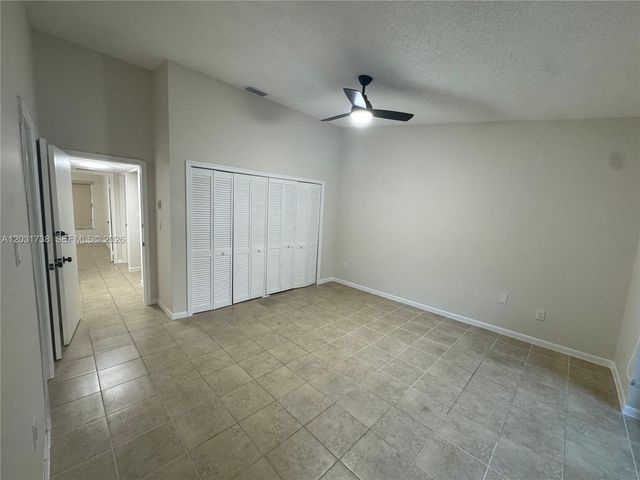 16498 NE 26th Ave 12, North Miami Beach, FL 33160