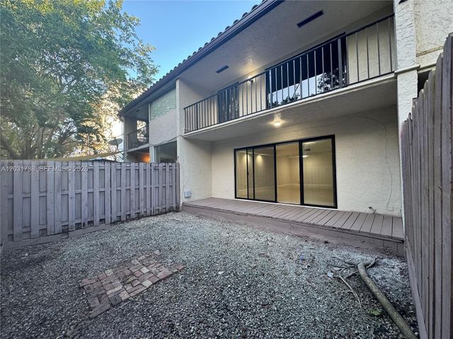 16498 NE 26th Ave 12, North Miami Beach, FL 33160