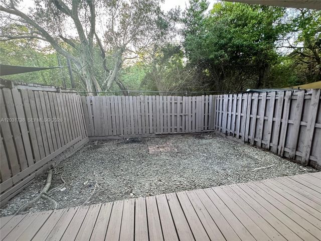 16498 NE 26th Ave 12, North Miami Beach, FL 33160
