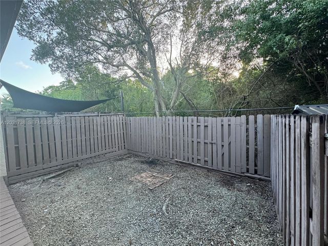 16498 NE 26th Ave 12, North Miami Beach, FL 33160