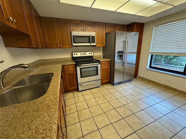 16498 NE 26th Ave 12, North Miami Beach, FL 33160