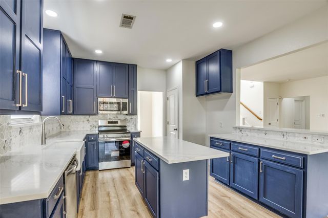 639 Manchester Drive, Mansfield, TX 76063