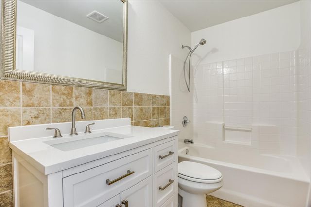 639 Manchester Drive, Mansfield, TX 76063