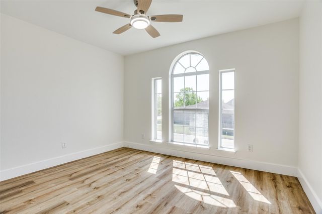639 Manchester Drive, Mansfield, TX 76063