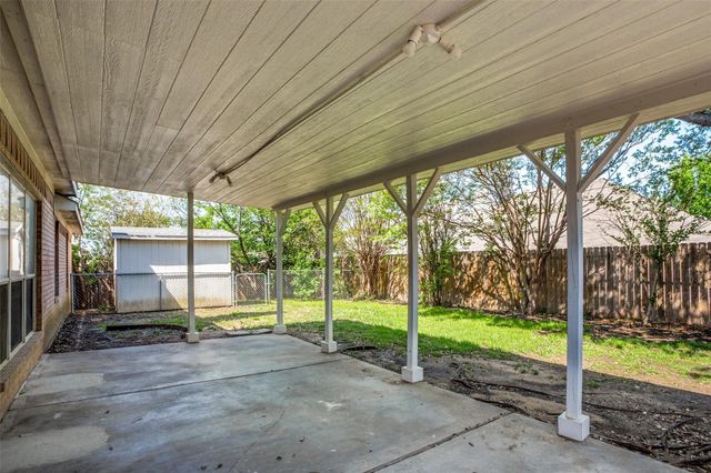 639 Manchester Drive, Mansfield, TX 76063