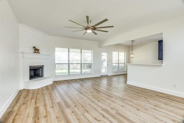 639 Manchester Drive, Mansfield, TX 76063