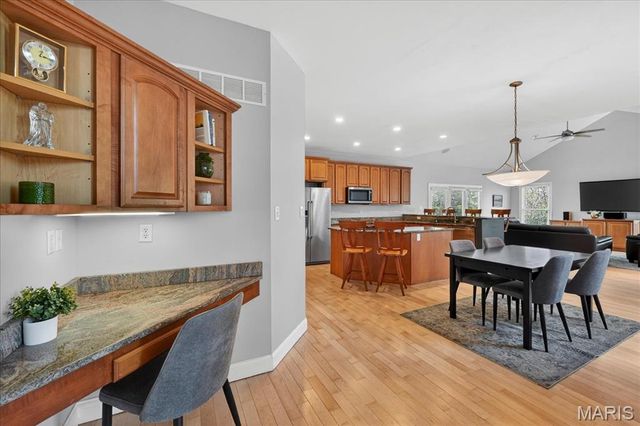 6 Spoede Acres, St Louis, MO 63141