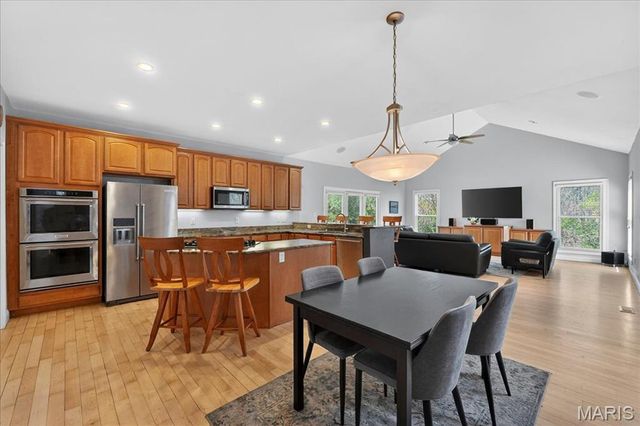 6 Spoede Acres, St Louis, MO 63141