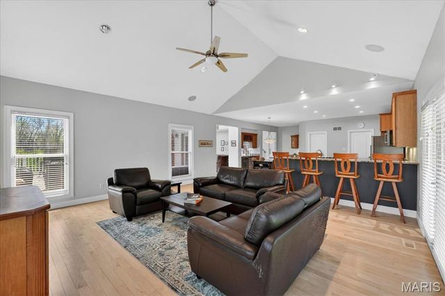 6 Spoede Acres, St Louis, MO 63141
