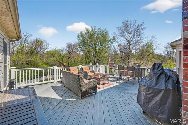 6 Spoede Acres, St Louis, MO 63141