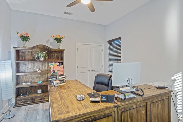 211 Debbie Way, Red Oak, TX 75154