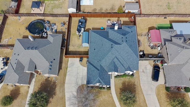 211 Debbie Way, Red Oak, TX 75154