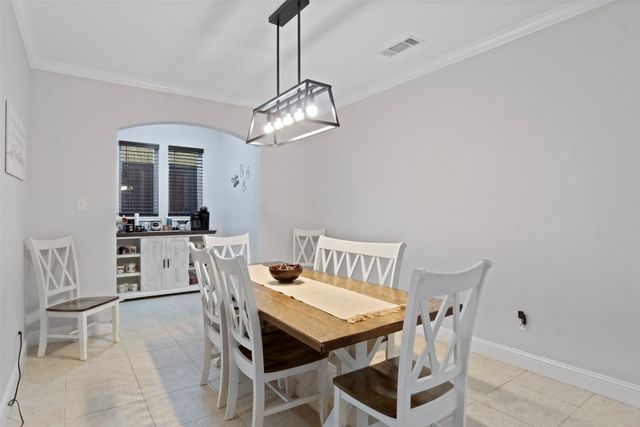 211 Debbie Way, Red Oak, TX 75154