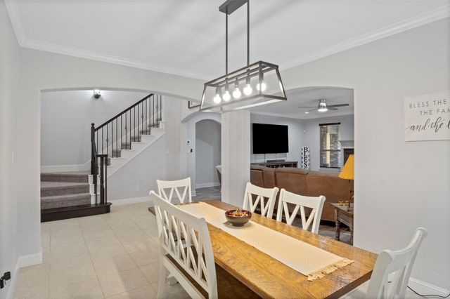 211 Debbie Way, Red Oak, TX 75154