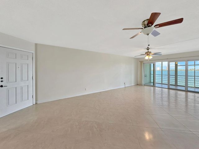 501 Lake Shore Drive 505, West Palm Beach, FL 33403