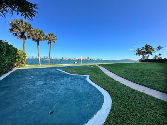 501 Lake Shore Drive 505, West Palm Beach, FL 33403