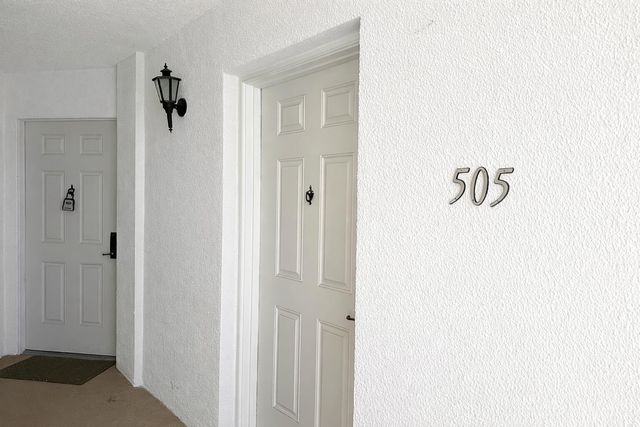 501 Lake Shore Drive 505, West Palm Beach, FL 33403