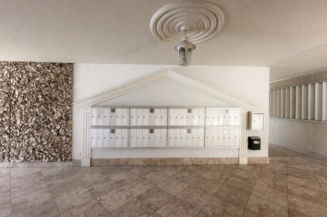 501 Lake Shore Drive 505, West Palm Beach, FL 33403