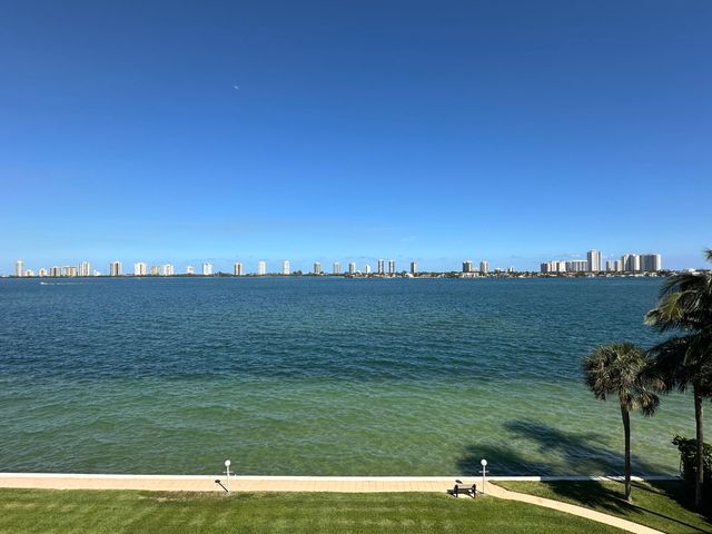 501 Lake Shore Drive 505, West Palm Beach, FL 33403