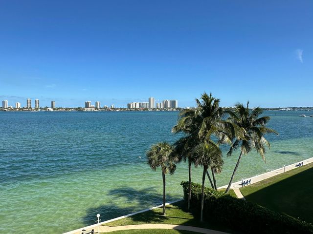 501 Lake Shore Drive 505, West Palm Beach, FL 33403