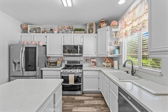 14267 Grayfox Ln, Victorville, CA 92394