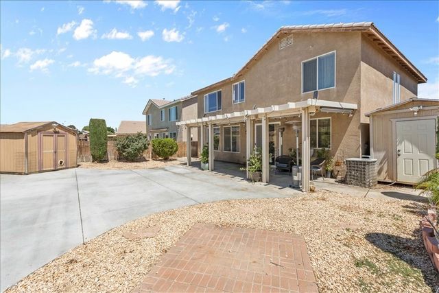 14267 Grayfox Ln, Victorville, CA 92394