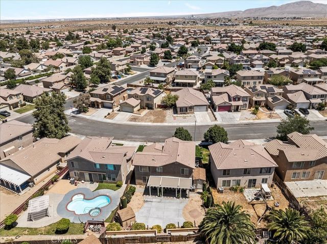 14267 Grayfox Ln, Victorville, CA 92394