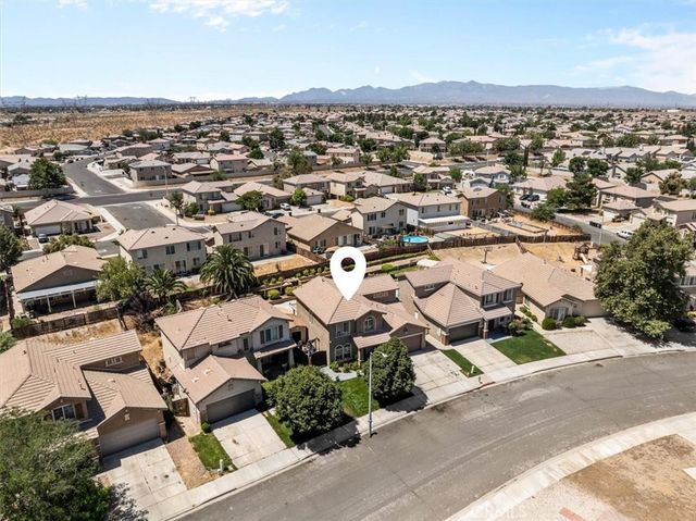 14267 Grayfox Ln, Victorville, CA 92394