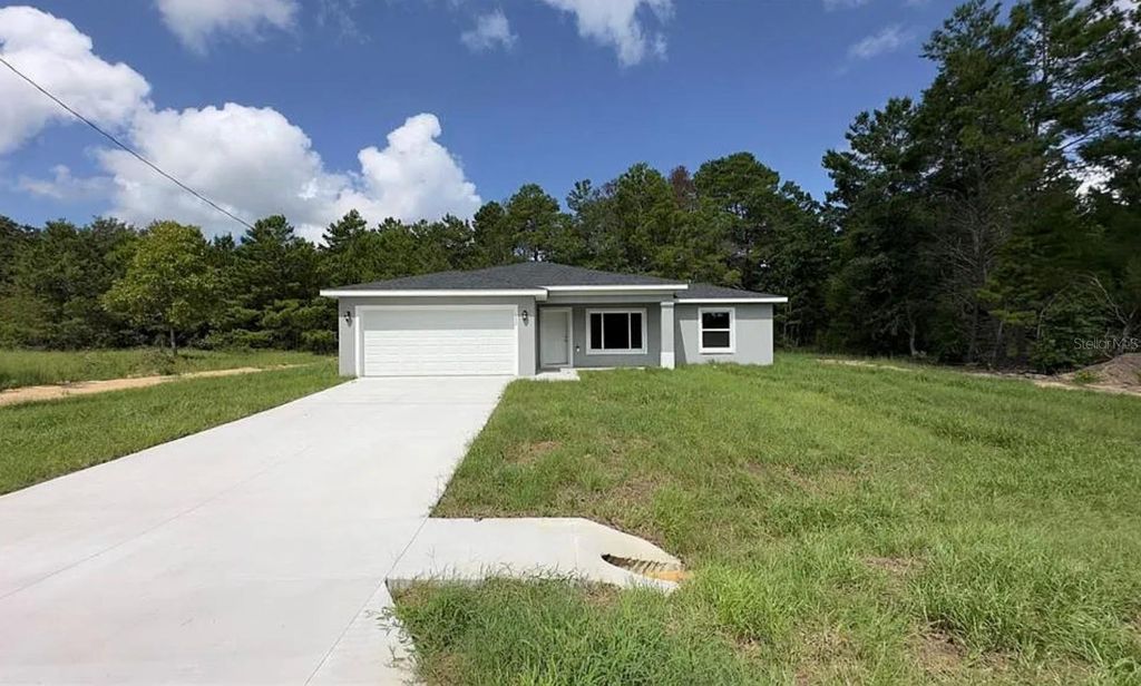 122 MALAUKA LOOP, Ocklawaha, FL 32179