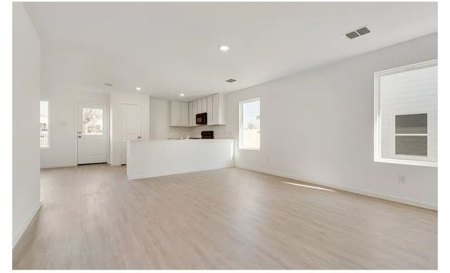 613 Holleman Dr, Princeton, TX 75407