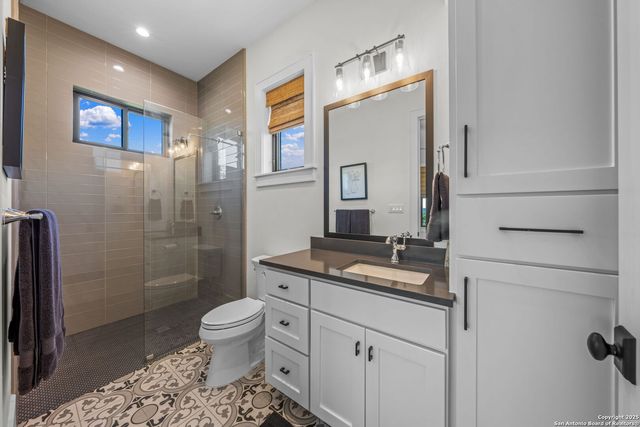 121 Center Oaks Court, Kerrville, TX 78028