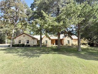 404 Saint Andrews Drive, New Ulm, TX 78950