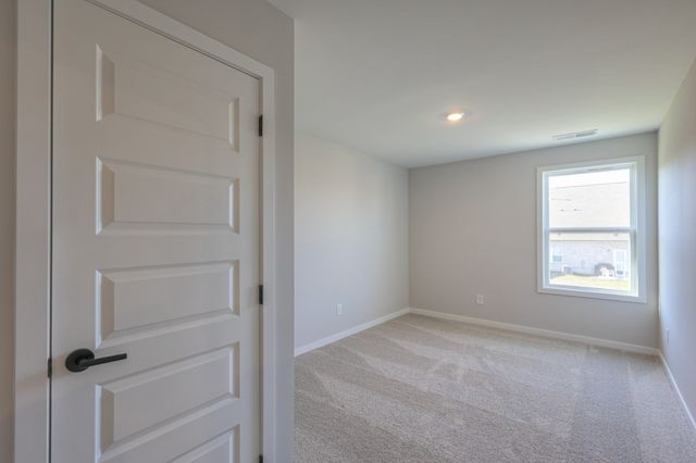 471 Triple Crown Cir, Gallatin, TN 37066