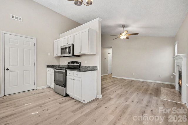 5463 Realtree Lane, Charlotte, NC 28214