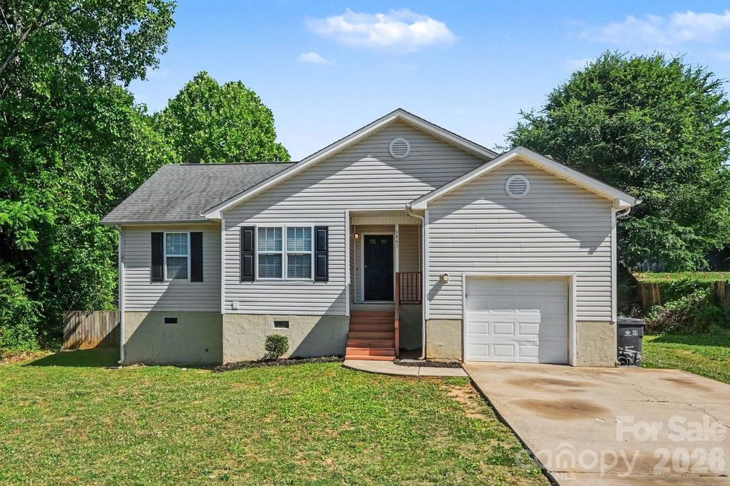 5463 Realtree Lane, Charlotte, NC 28214
