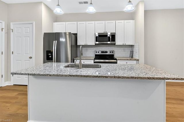 1324 Old Charlotte Road, Statesville, NC 28677